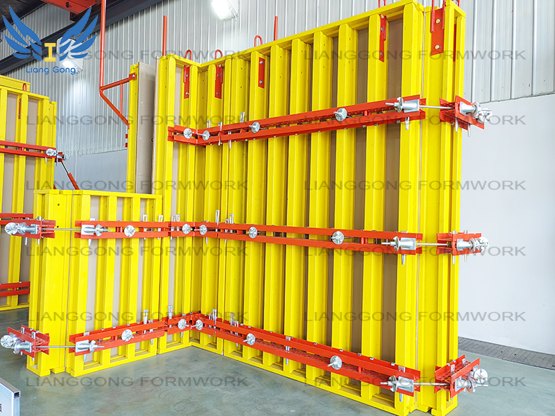 Ván khuôn thép dày bao nhiêu?